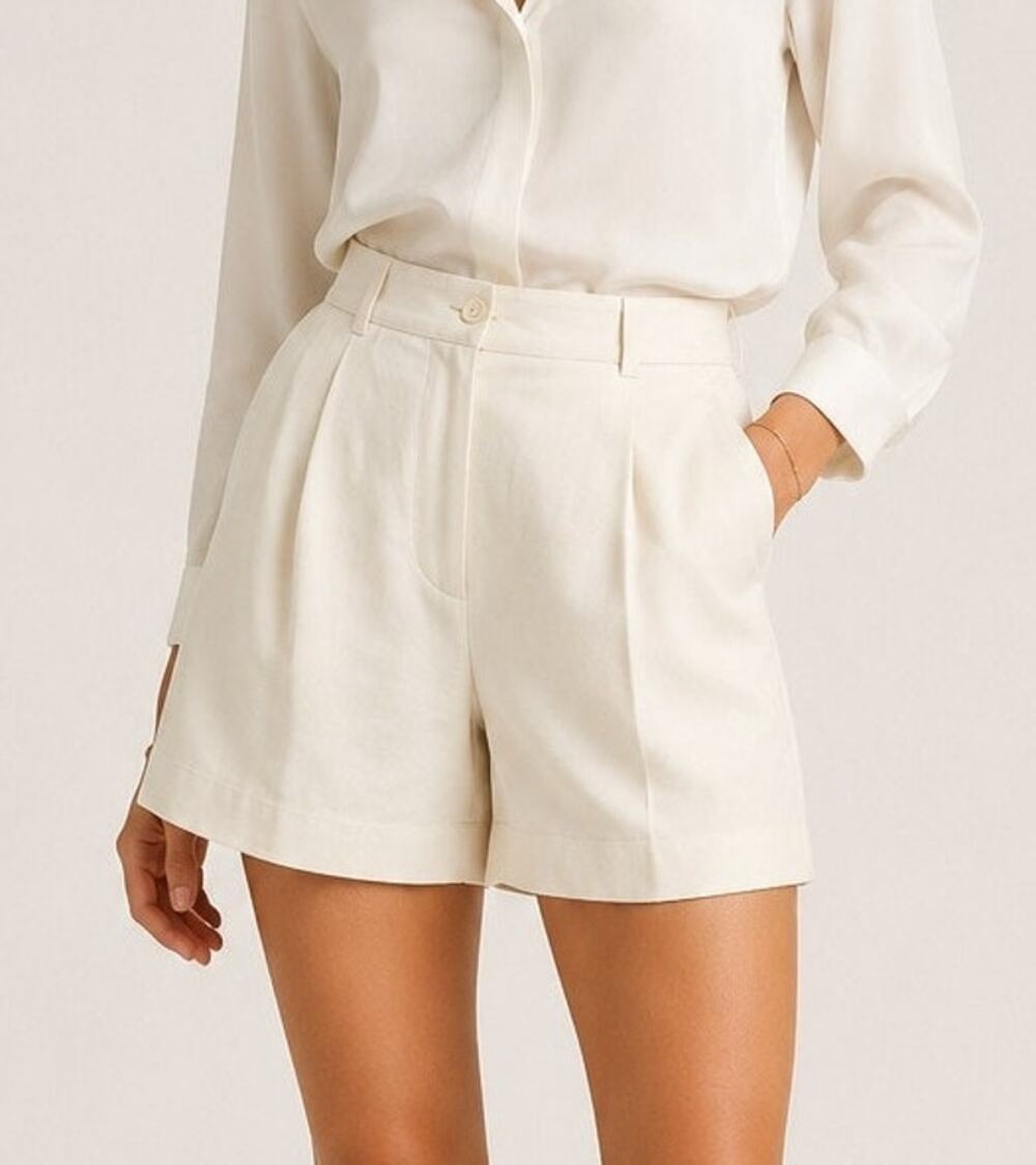 Tommy Bahama Womens 100% Silk Pleated High Rise Short Size 14 Cream Old Money